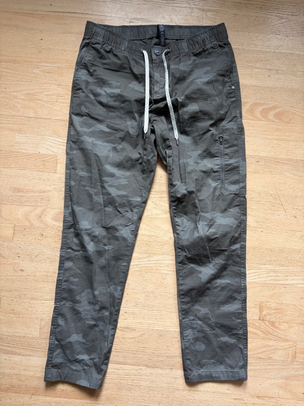 Vuori Ripstop Camo Pants Womens Large Green Preppy Outdoor Casual Straight Leg